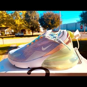Nike Air Max 270